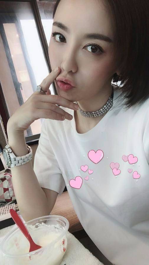 吕佳容回应已婚网友评论炸了:没人说啊,自导自演