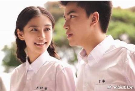 baby22岁弟弟曝光还是学霸,颜值不输范丞丞,网友:这就是男版baby