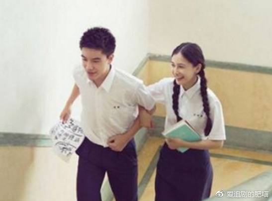 baby22岁弟弟曝光还是学霸,颜值不输范丞丞,网友:这就是男版baby
